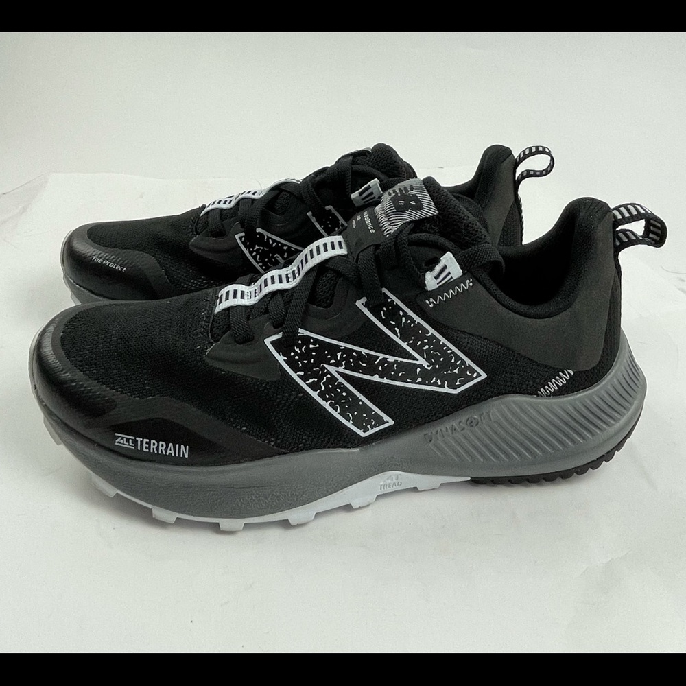 New Balance Nitrel V4 Trail Running Shoes 
Women's Sz 9 black